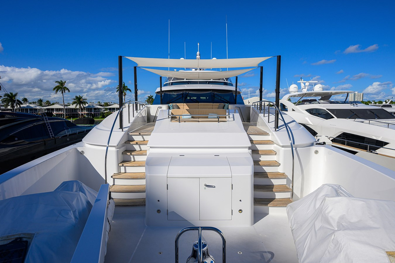 https://arconyachts.ams3.digitaloceanspaces.com/63649/conversions/large_4844418-optimize.jpg