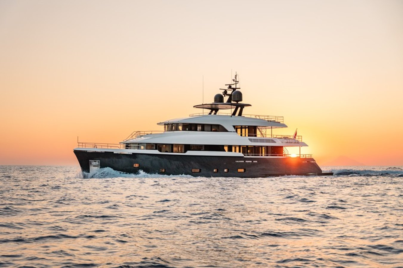 https://arconyachts.ams3.digitaloceanspaces.com/63662/conversions/large_4771370-optimize.jpg
