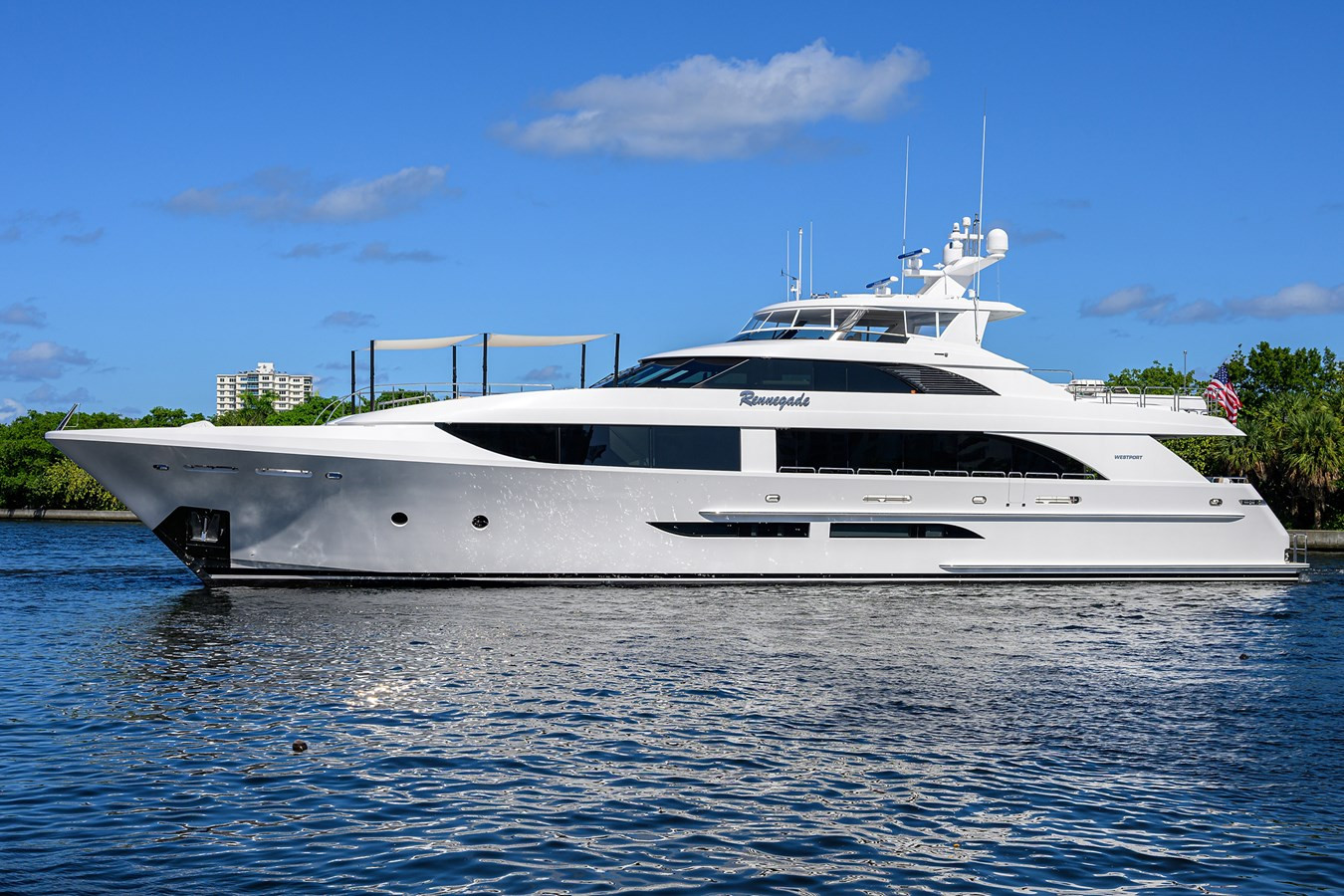 https://arconyachts.ams3.digitaloceanspaces.com/63678/conversions/large_4844429-optimize.jpg
