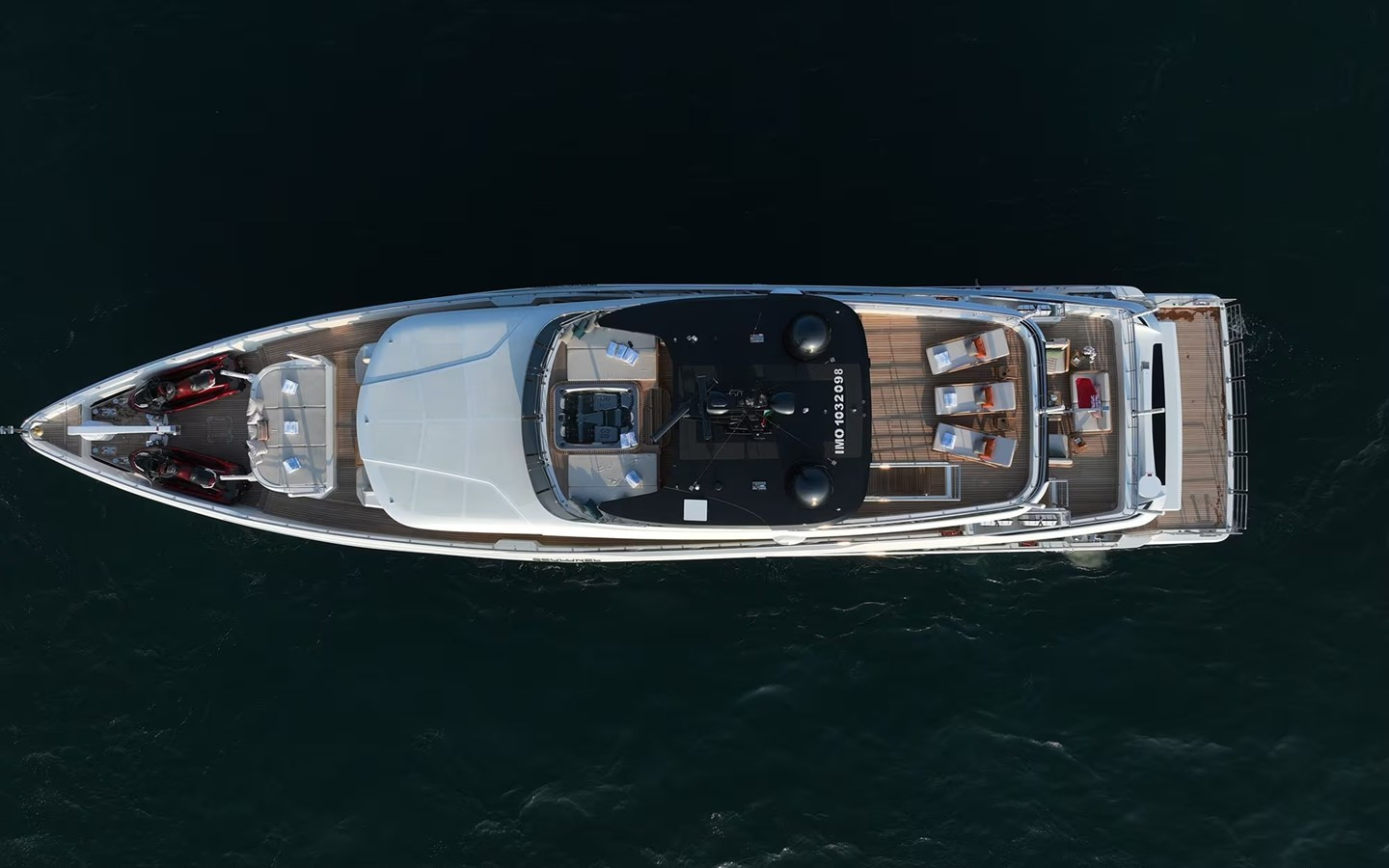 https://arconyachts.ams3.digitaloceanspaces.com/63737/conversions/large_4855459-optimize.jpg