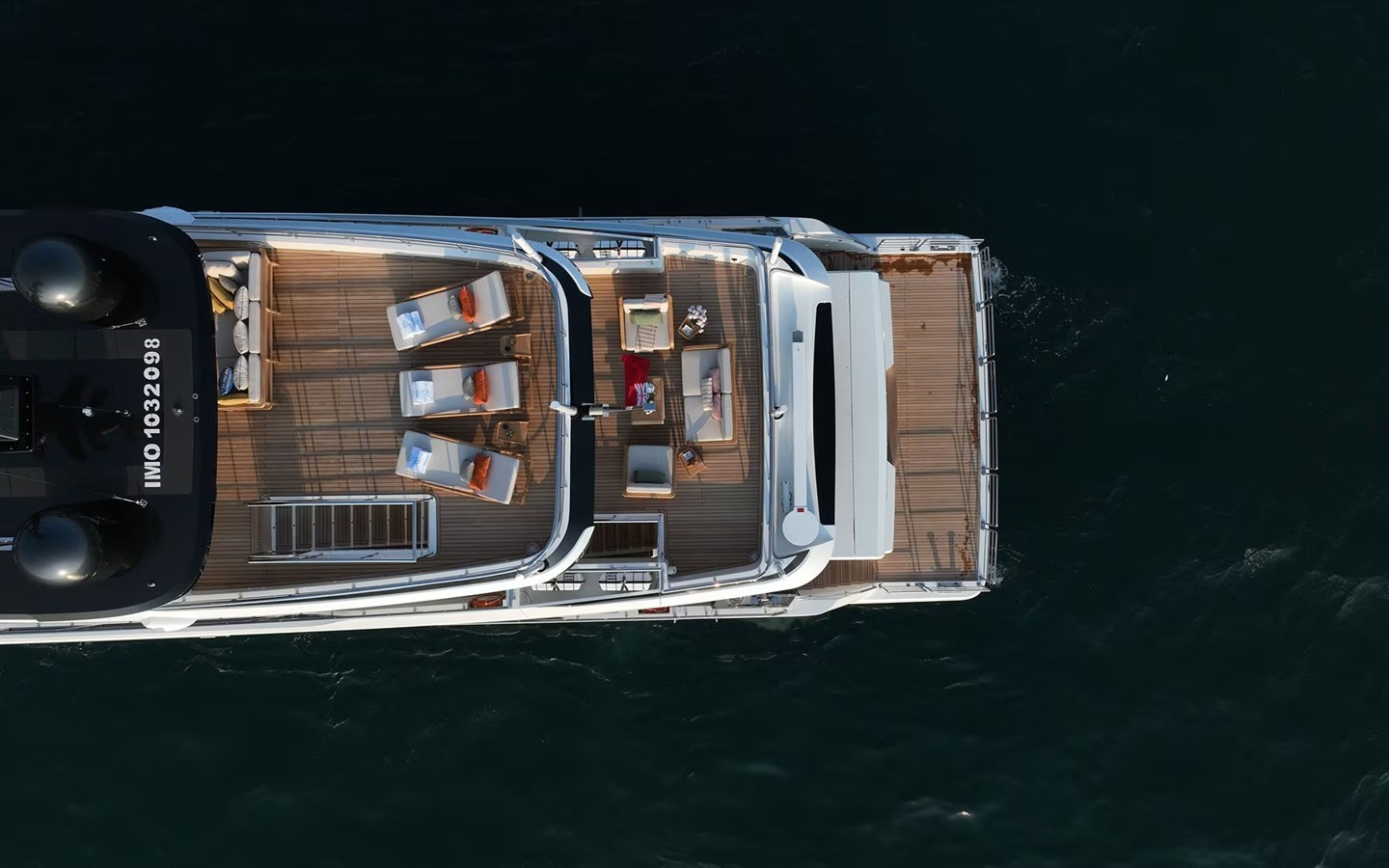 https://arconyachts.ams3.digitaloceanspaces.com/63740/conversions/large_4855460-optimize.jpg