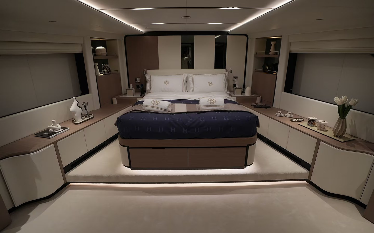 https://arconyachts.ams3.digitaloceanspaces.com/63752/conversions/large_4855465-optimize.jpg