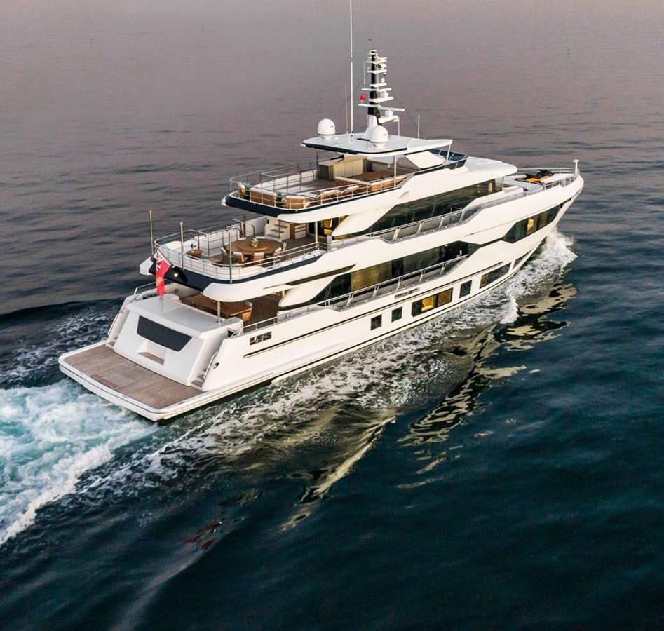 https://arconyachts.ams3.digitaloceanspaces.com/63763/conversions/large_4667822-optimize.jpg