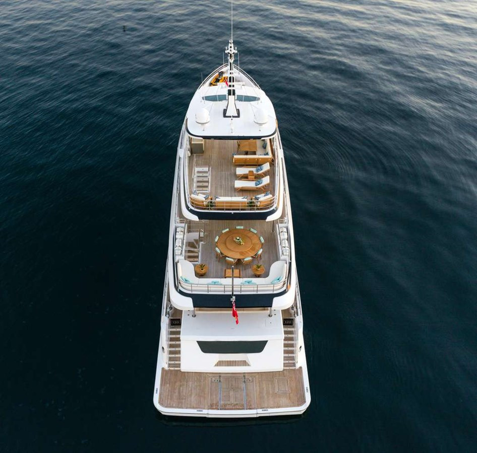 https://arconyachts.ams3.digitaloceanspaces.com/63769/conversions/large_4667824-optimize.jpg