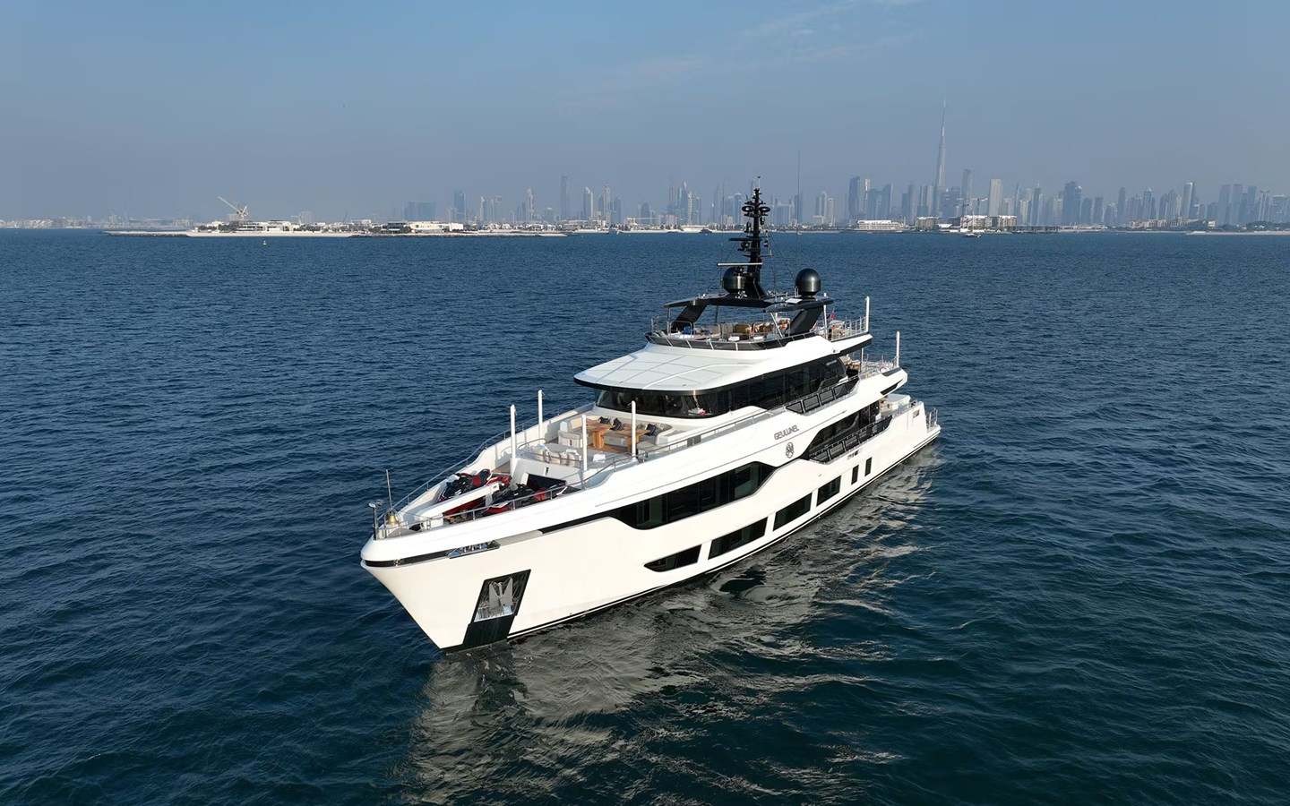 https://arconyachts.ams3.digitaloceanspaces.com/63782/conversions/large_4855475-optimize.jpg
