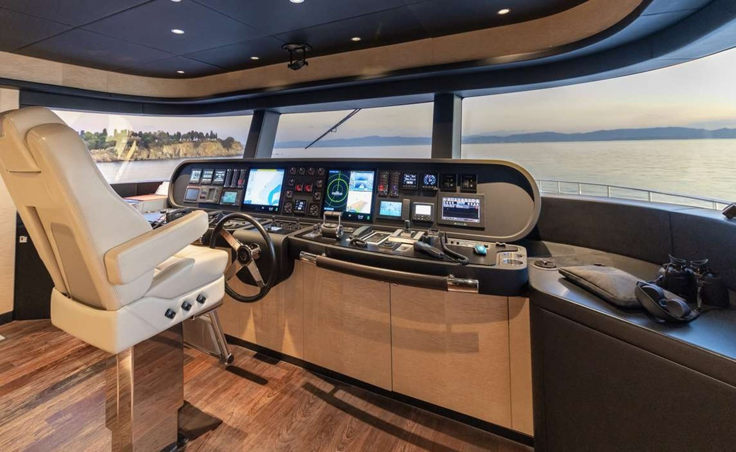https://arconyachts.ams3.digitaloceanspaces.com/63829/conversions/large_4667846-optimize.jpg