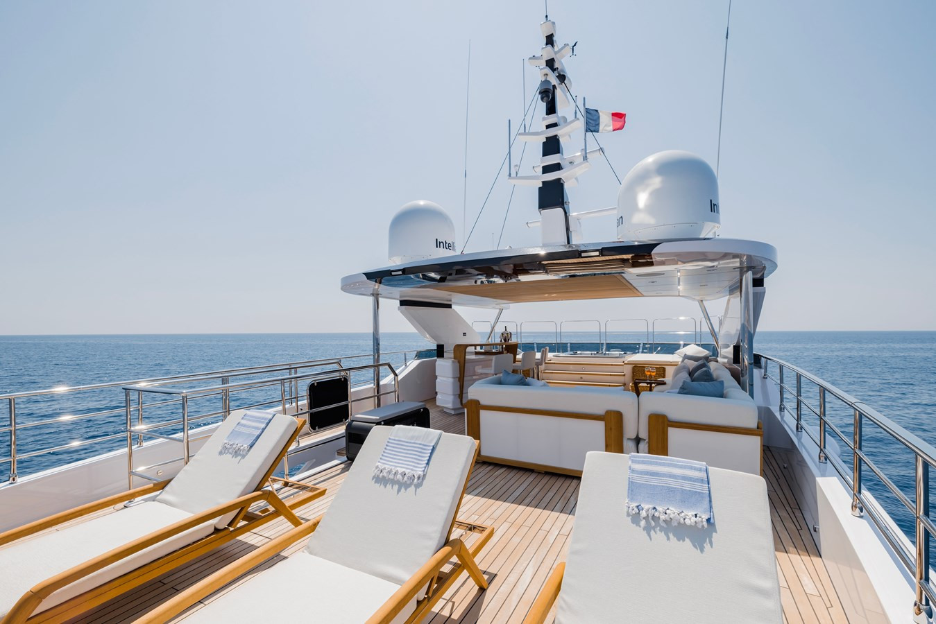 https://arconyachts.ams3.digitaloceanspaces.com/63834/conversions/large_4121269-optimize.jpg