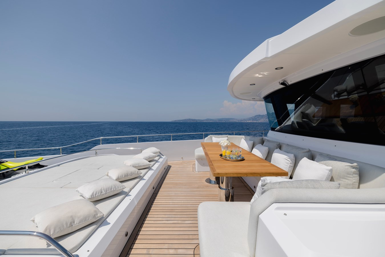 https://arconyachts.ams3.digitaloceanspaces.com/63865/conversions/large_4121281-optimize.jpg
