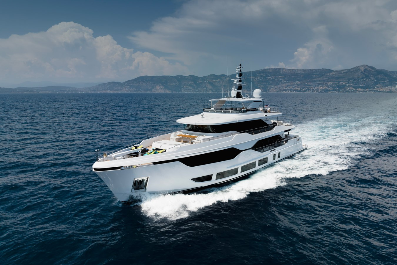 https://arconyachts.ams3.digitaloceanspaces.com/63880/conversions/large_4121291-optimize.jpg