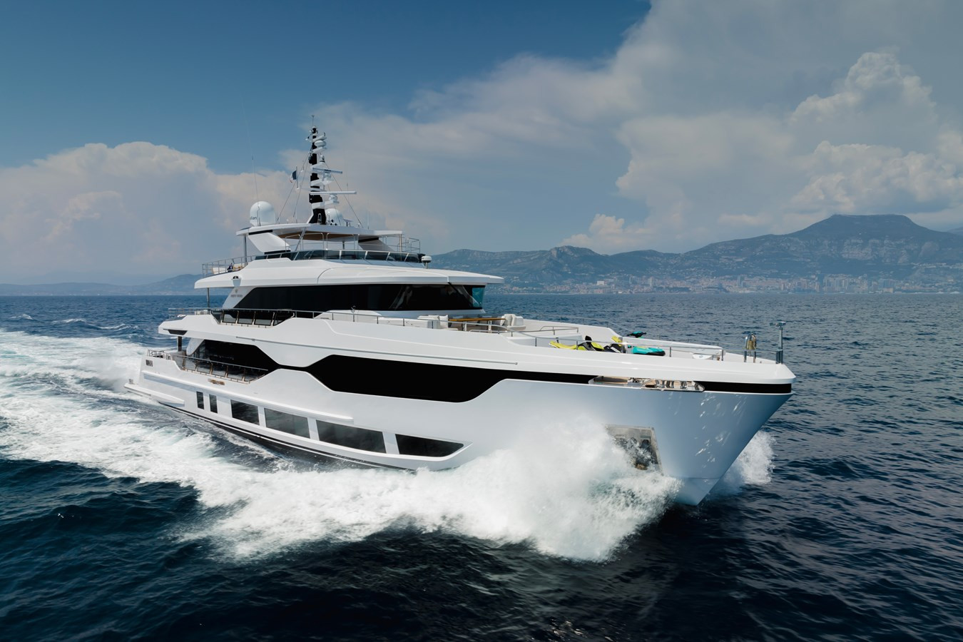 https://arconyachts.ams3.digitaloceanspaces.com/63883/conversions/large_4121293-optimize.jpg