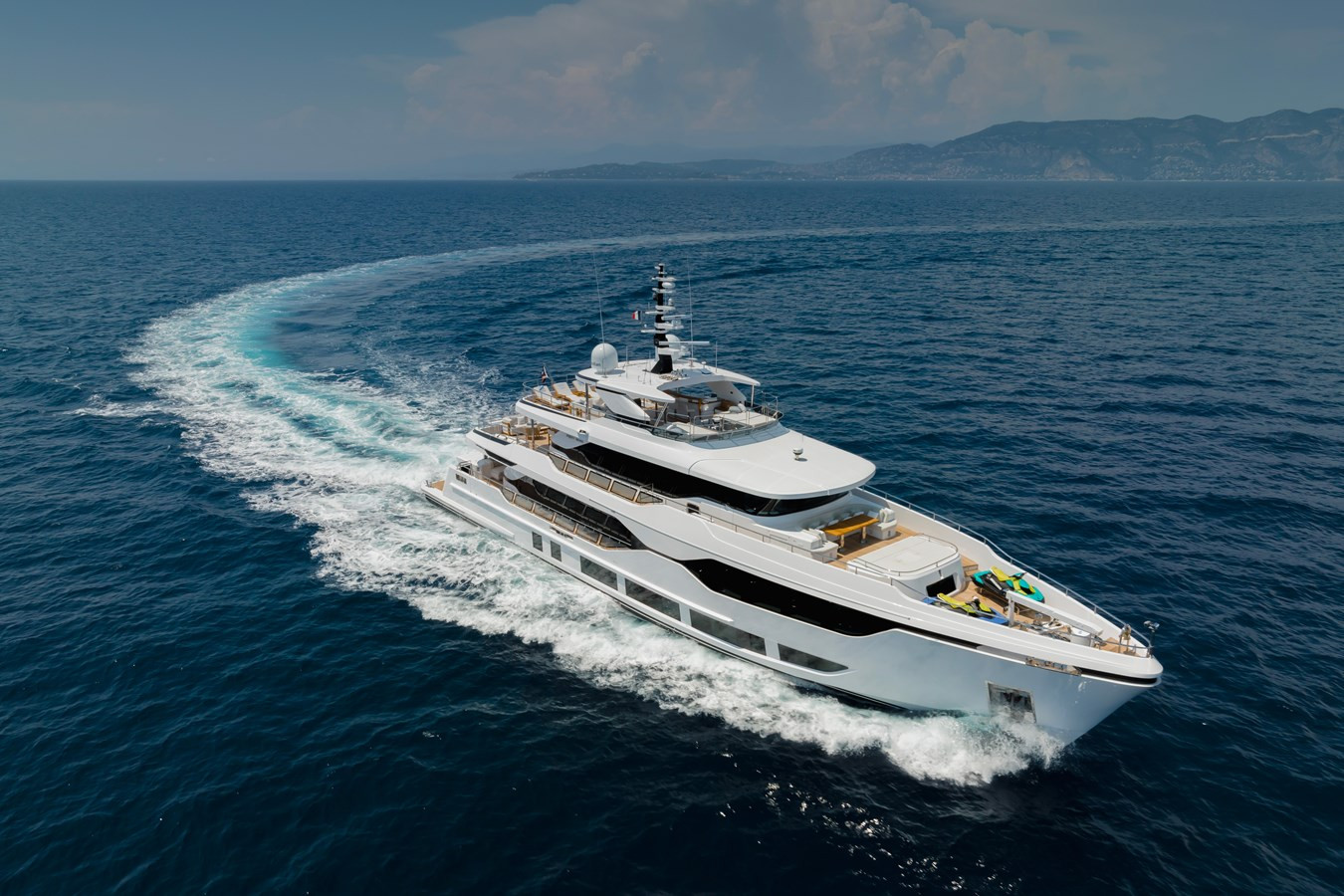 https://arconyachts.ams3.digitaloceanspaces.com/63888/conversions/large_4121297-optimize.jpg
