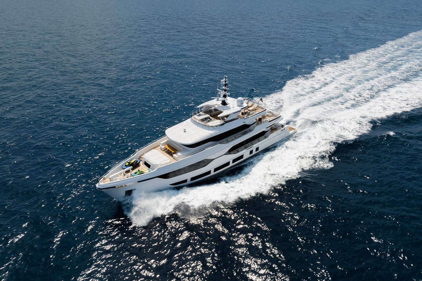 https://arconyachts.ams3.digitaloceanspaces.com/63892/conversions/large_4121298-optimize.jpg