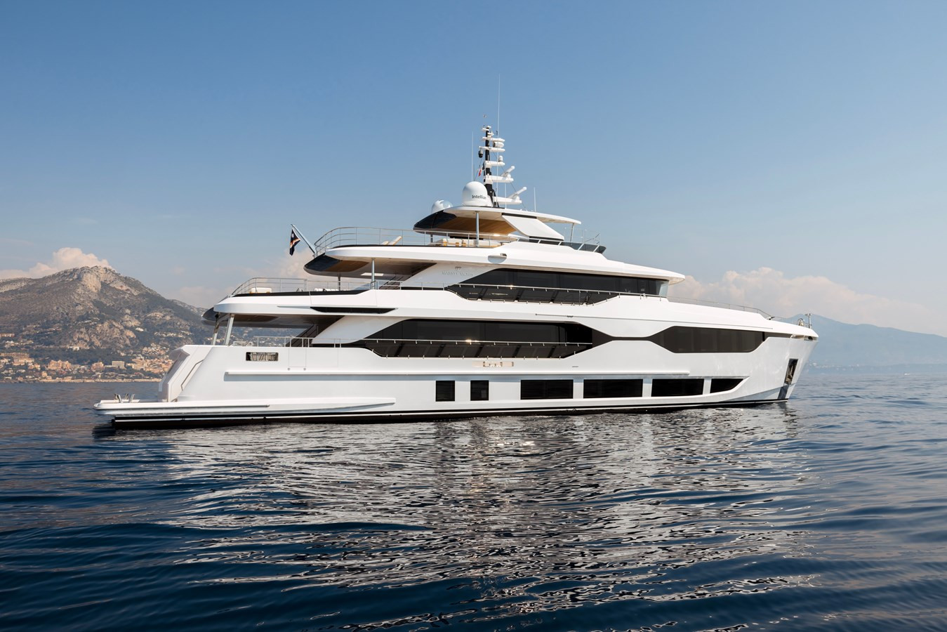 https://arconyachts.ams3.digitaloceanspaces.com/63895/conversions/large_4121300-optimize.jpg