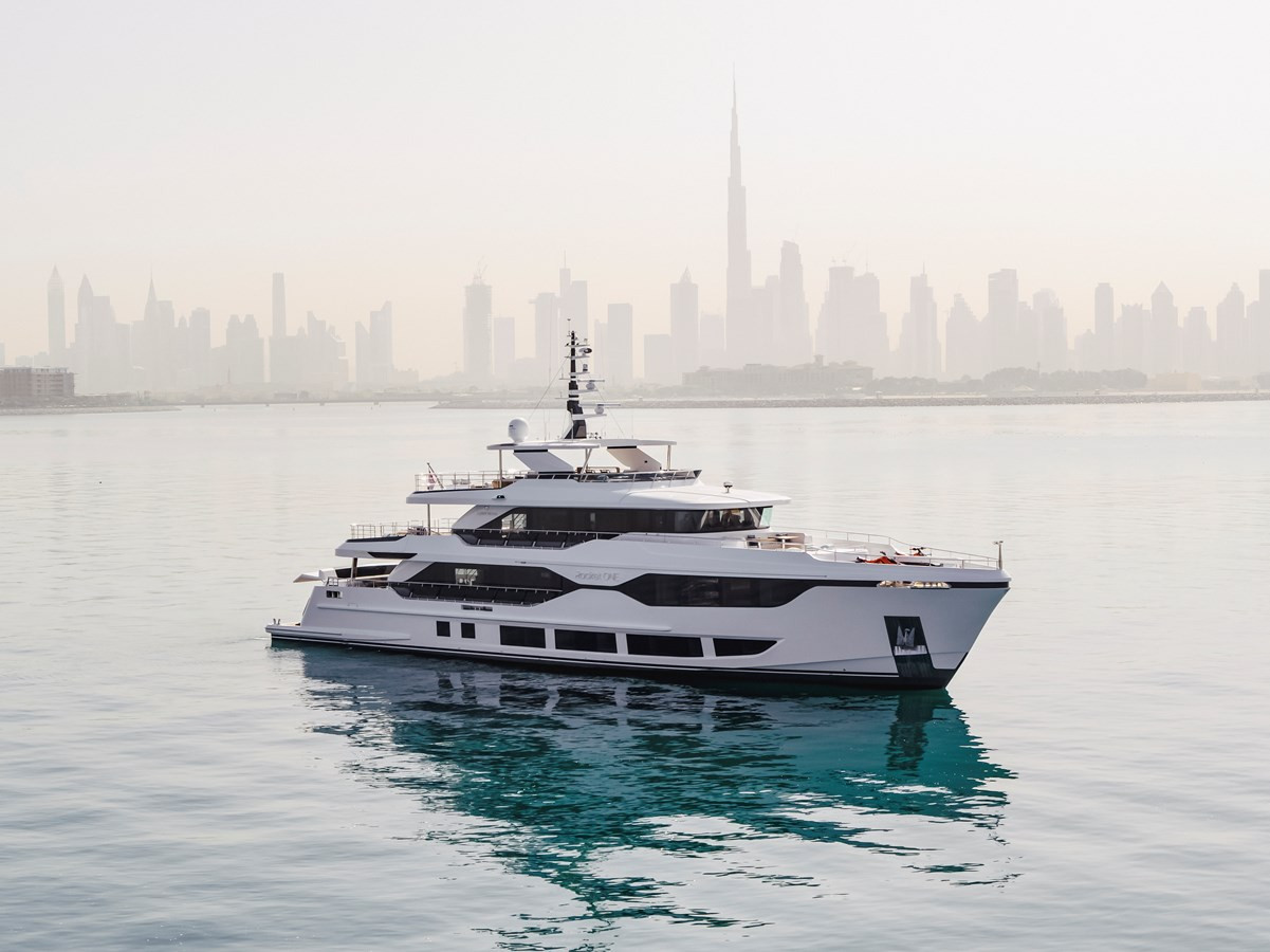 https://arconyachts.ams3.digitaloceanspaces.com/63904/conversions/large_4121306-optimize.jpg