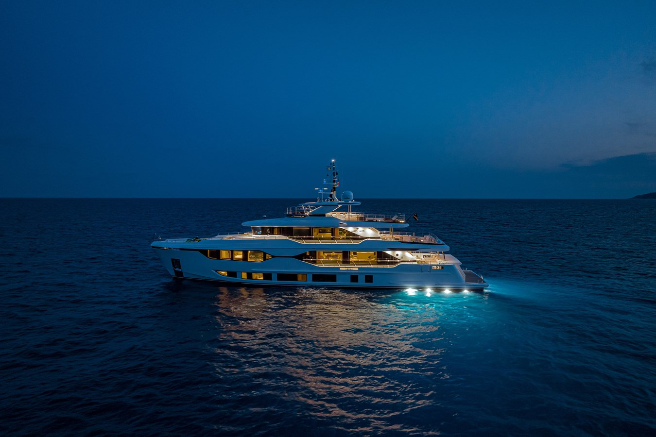https://arconyachts.ams3.digitaloceanspaces.com/63914/conversions/large_4121313-optimize.jpg