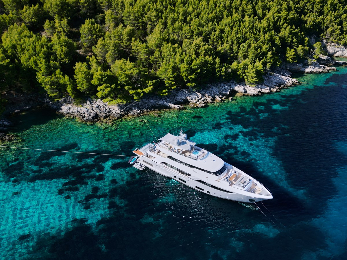 https://arconyachts.ams3.digitaloceanspaces.com/63995/conversions/large_4562137-optimize.jpg