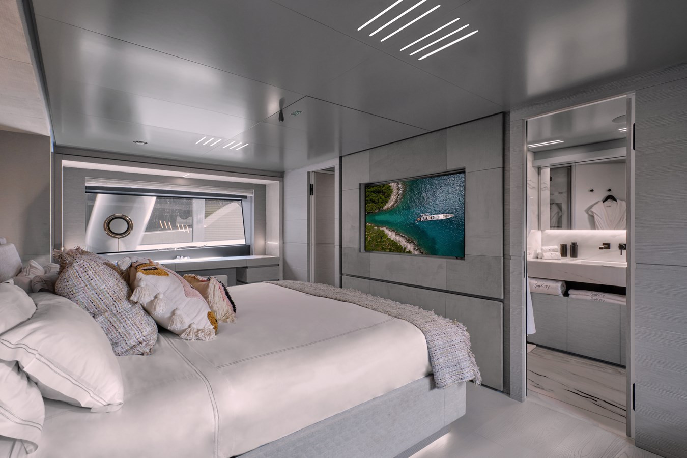 https://arconyachts.ams3.digitaloceanspaces.com/64015/conversions/large_4562164-optimize.jpg