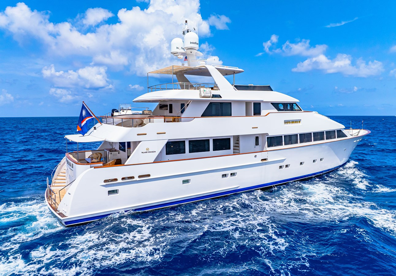 https://arconyachts.ams3.digitaloceanspaces.com/64053/conversions/large_4565345-optimize.jpg