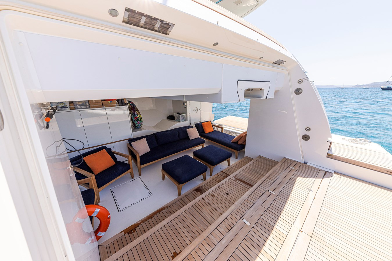 https://arconyachts.ams3.digitaloceanspaces.com/64244/conversions/large_4146754-optimize.jpg