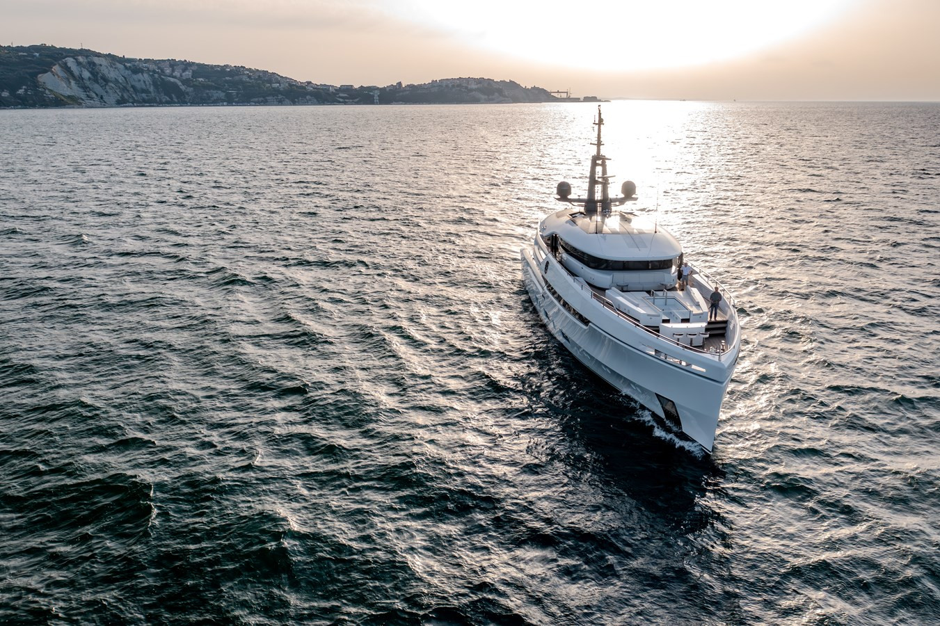 https://arconyachts.ams3.digitaloceanspaces.com/64249/conversions/large_4280781-optimize.jpg