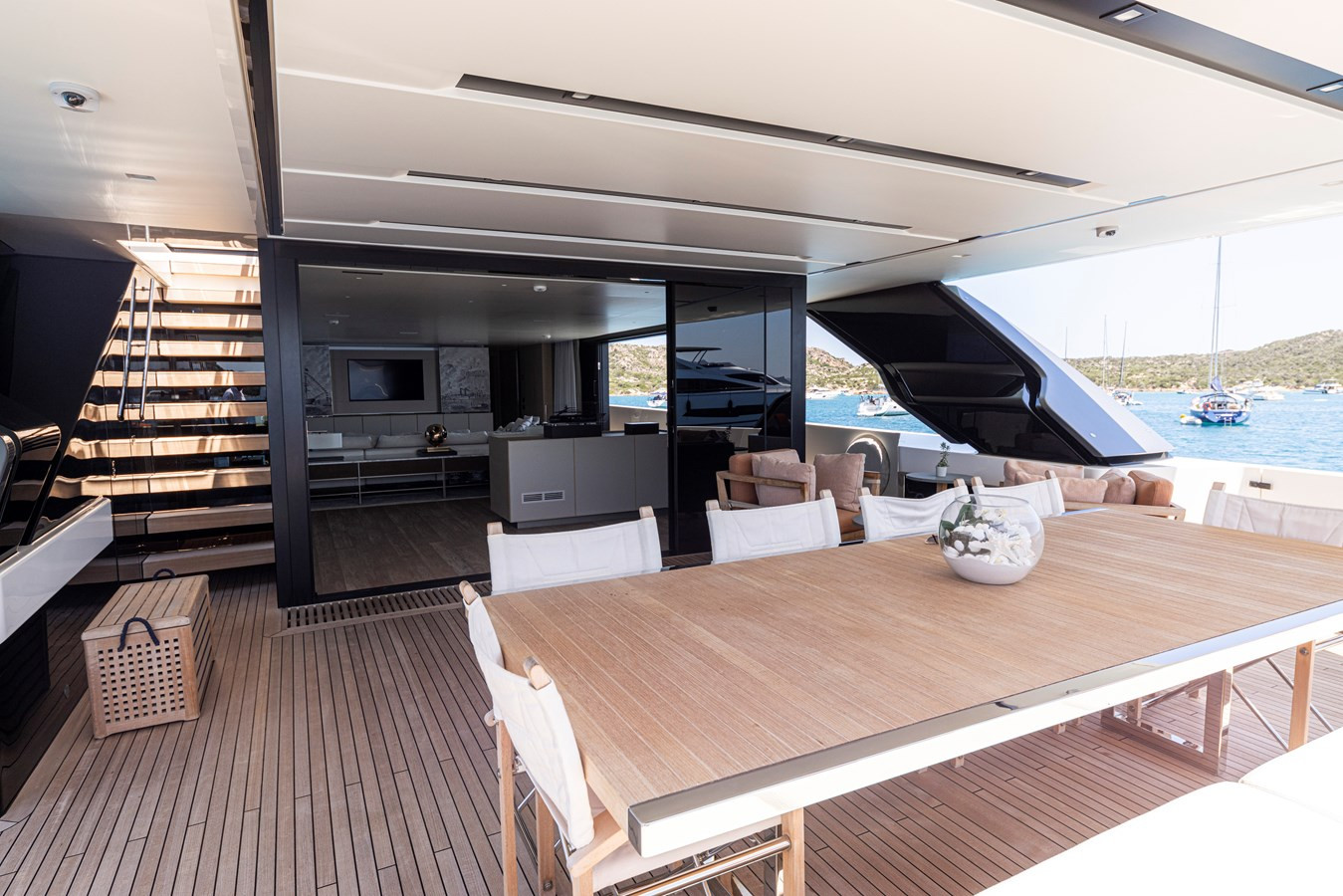 https://arconyachts.ams3.digitaloceanspaces.com/64264/conversions/large_4146762-optimize.jpg