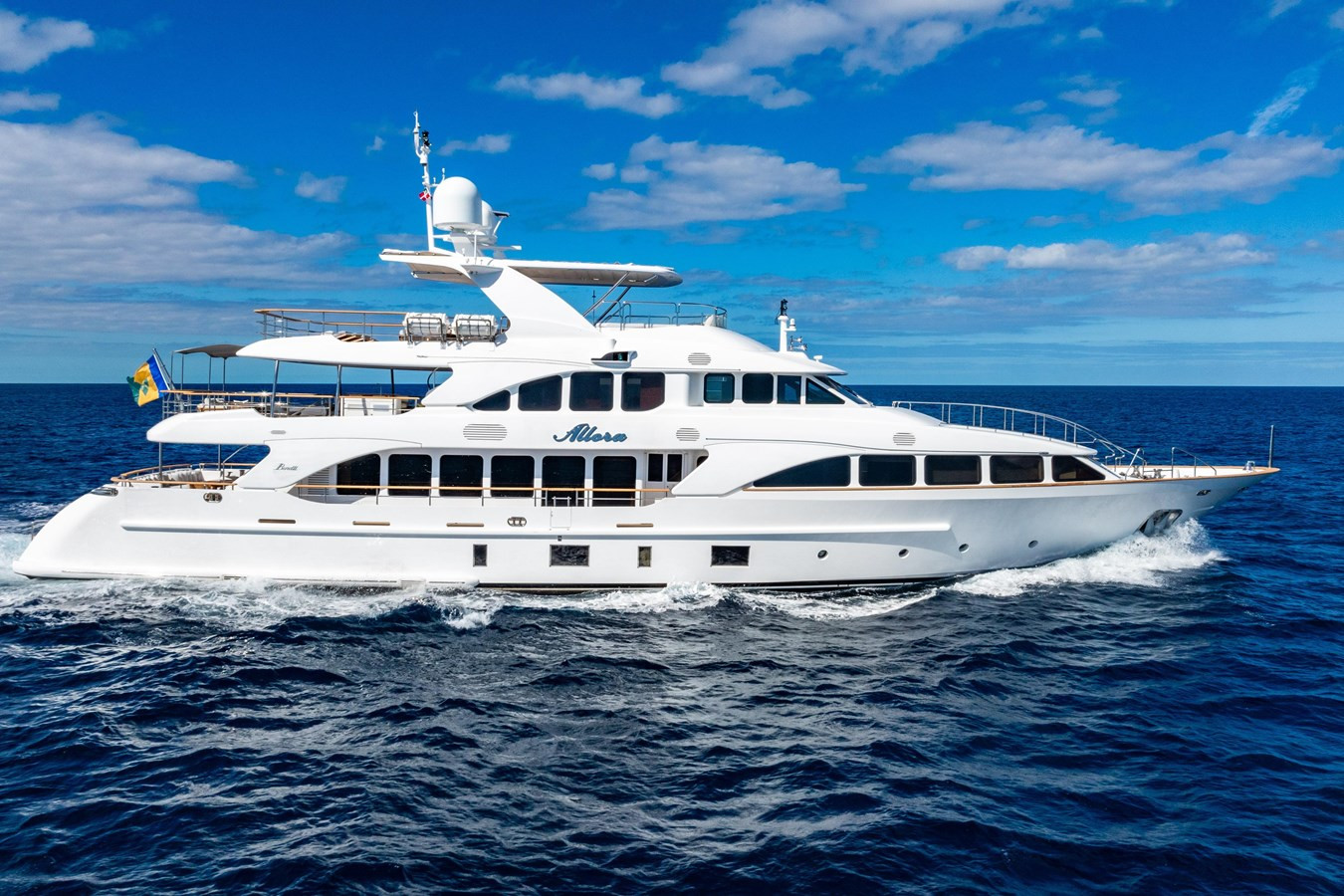 https://arconyachts.ams3.digitaloceanspaces.com/64334/conversions/large_4774956-optimize.jpg