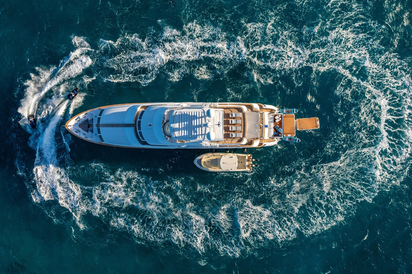 https://arconyachts.ams3.digitaloceanspaces.com/64359/conversions/large_4774964-optimize.jpg