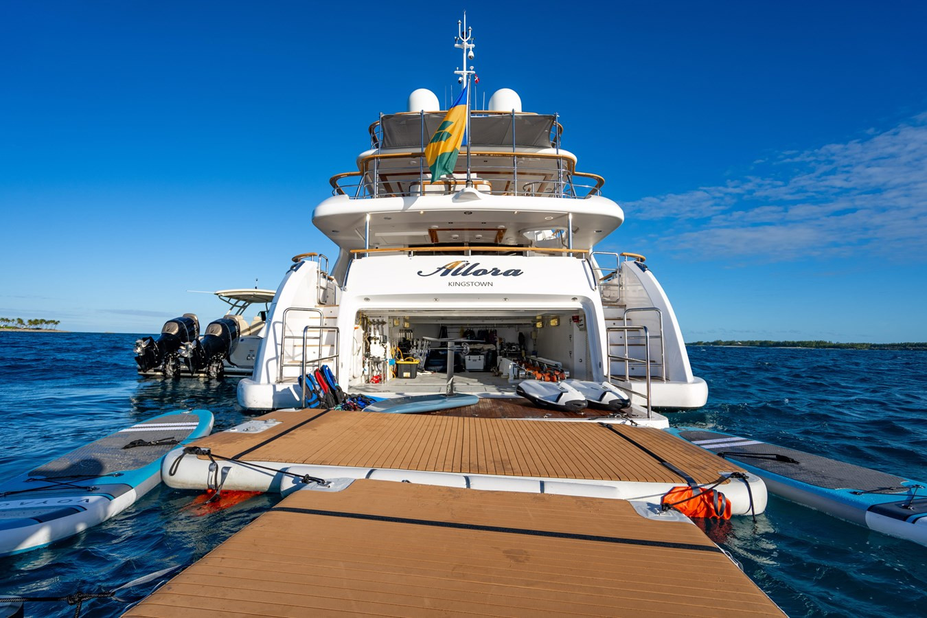 https://arconyachts.ams3.digitaloceanspaces.com/64365/conversions/large_4774966-optimize.jpg
