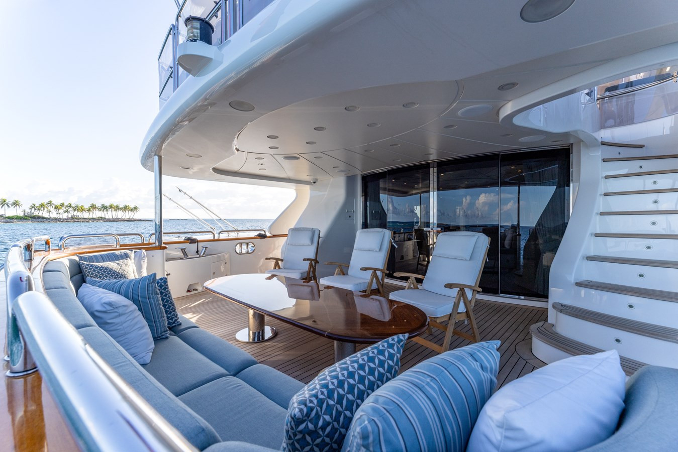 https://arconyachts.ams3.digitaloceanspaces.com/64400/conversions/large_4246098-optimize.jpg