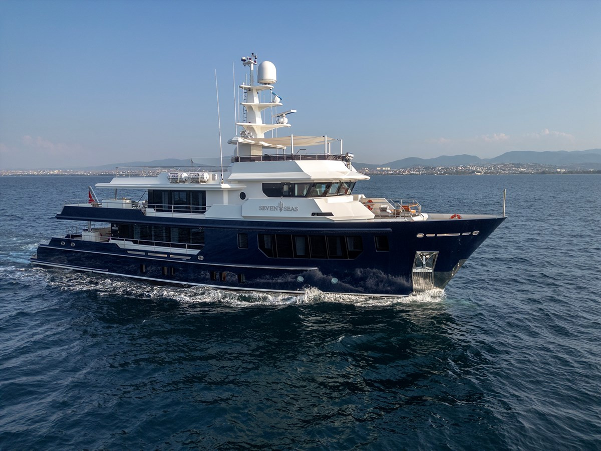 https://arconyachts.ams3.digitaloceanspaces.com/64414/conversions/large_4723620-optimize.jpg