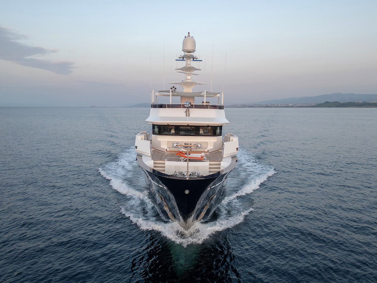 https://arconyachts.ams3.digitaloceanspaces.com/64419/conversions/large_4723638-optimize.jpg