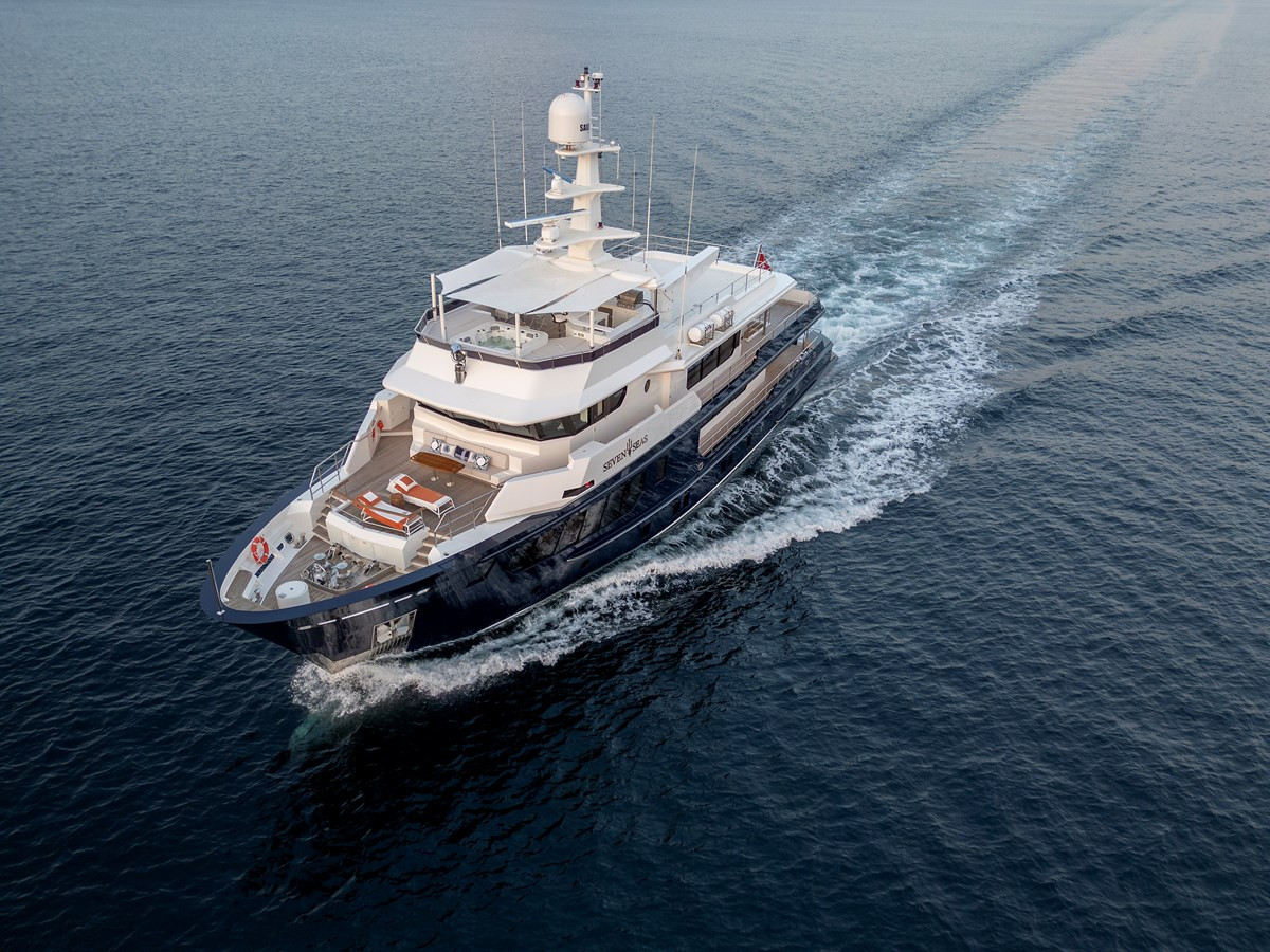 https://arconyachts.ams3.digitaloceanspaces.com/64421/conversions/large_4723639-optimize.jpg