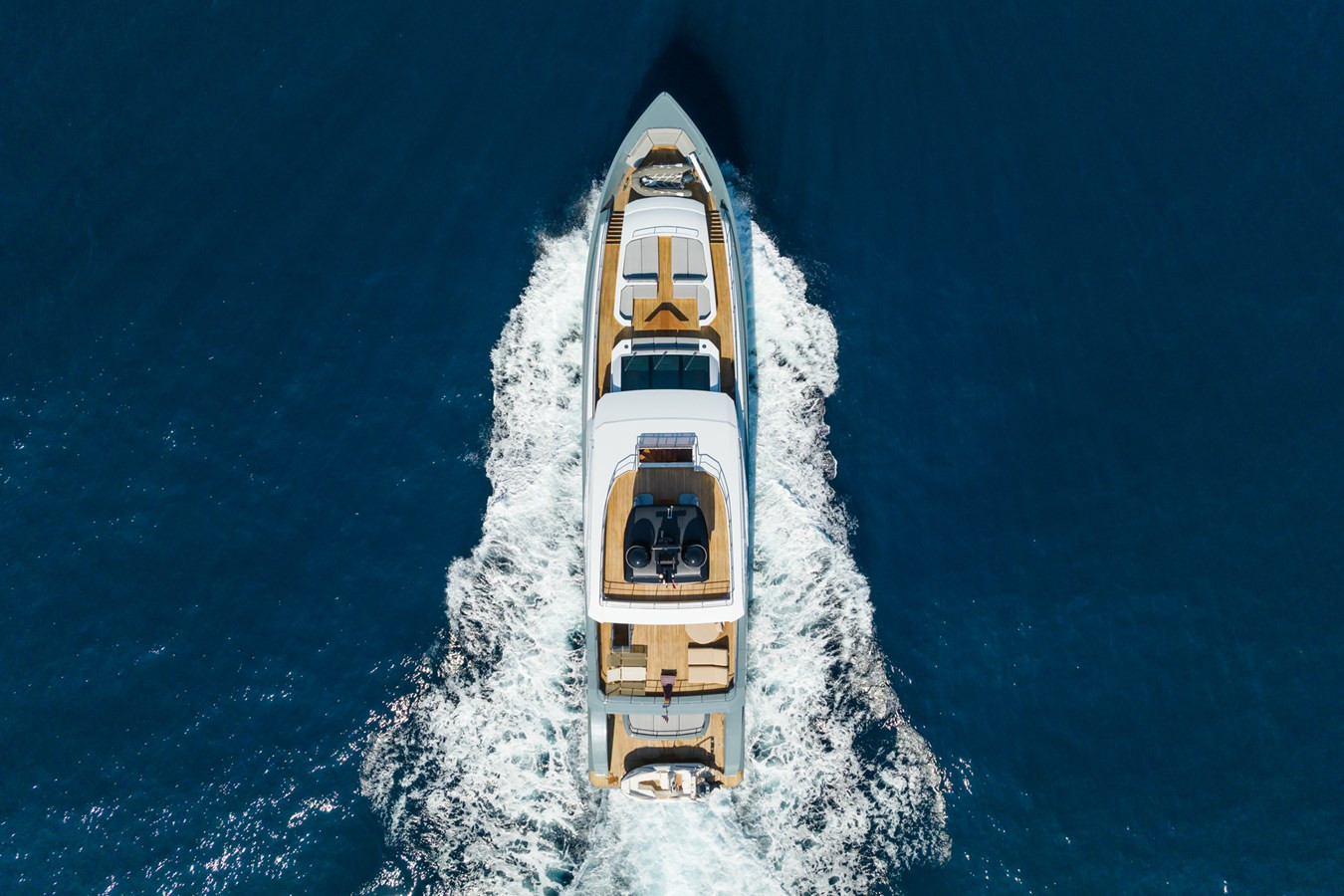 https://arconyachts.ams3.digitaloceanspaces.com/64434/conversions/large_4006145-optimize.jpg