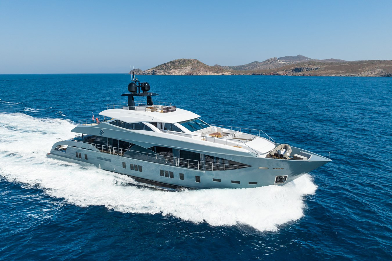 https://arconyachts.ams3.digitaloceanspaces.com/64447/conversions/large_4006142-optimize.jpg