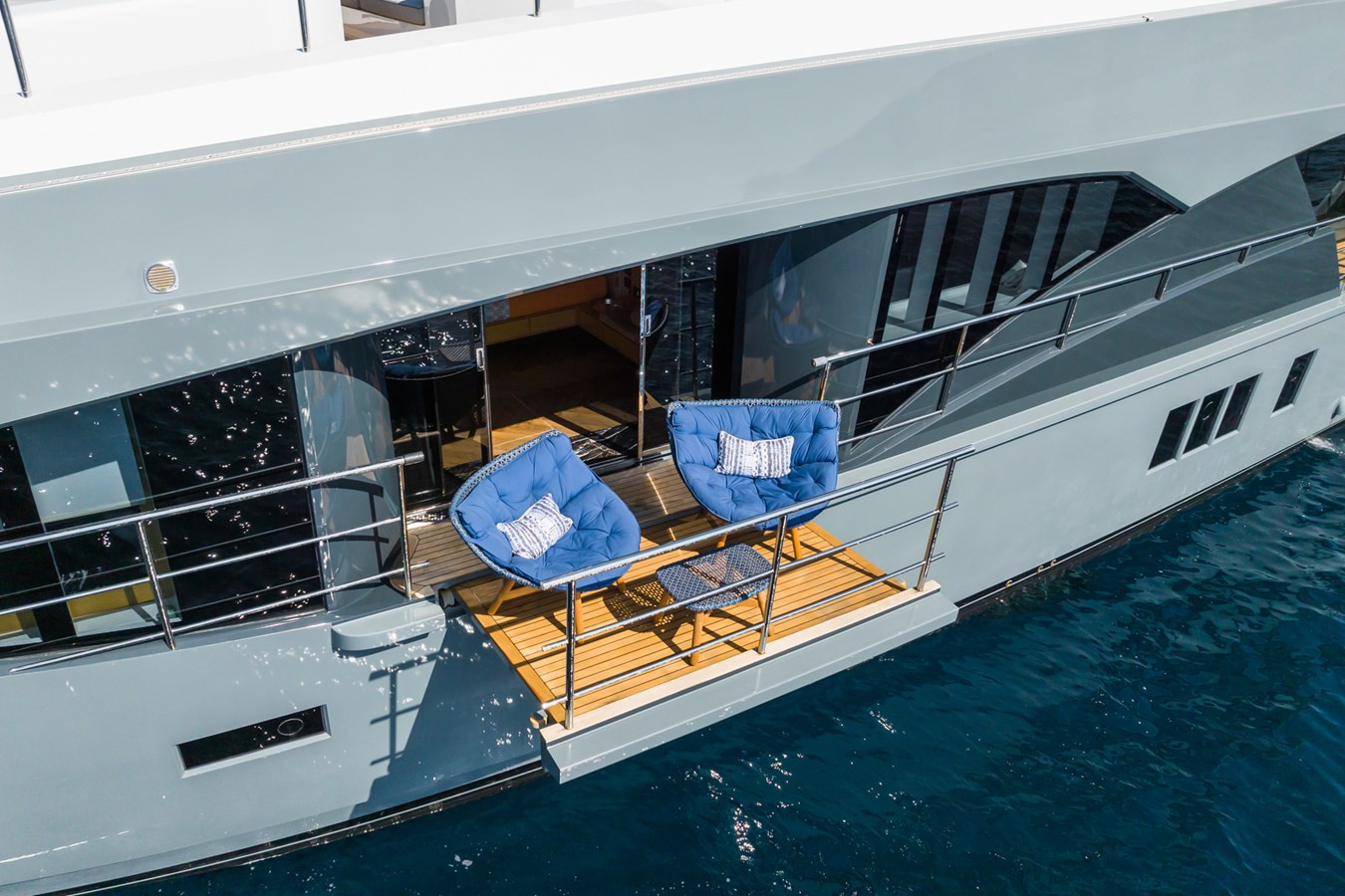 https://arconyachts.ams3.digitaloceanspaces.com/64474/conversions/large_4006156-optimize.jpg