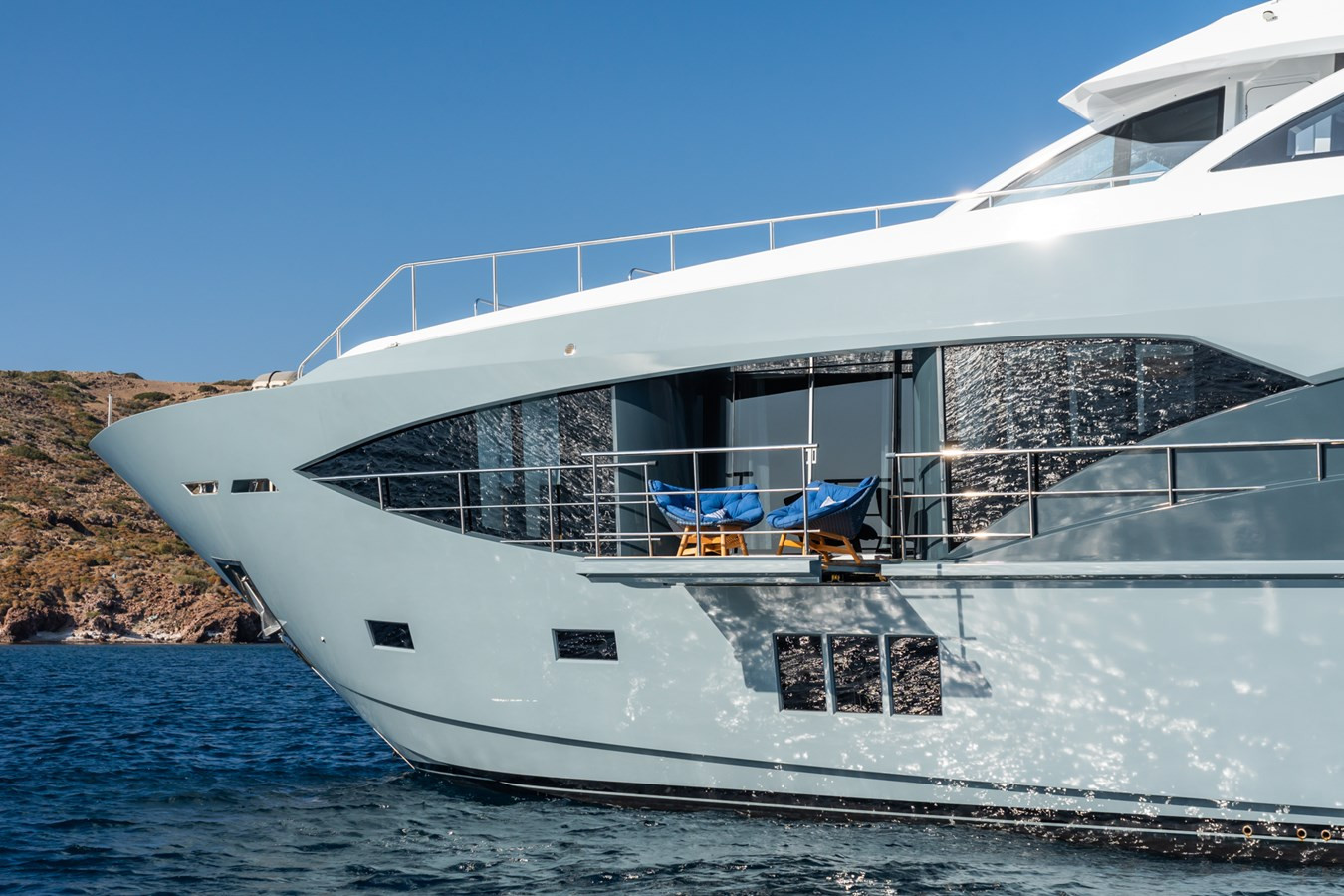 https://arconyachts.ams3.digitaloceanspaces.com/64477/conversions/large_4006179-optimize.jpg
