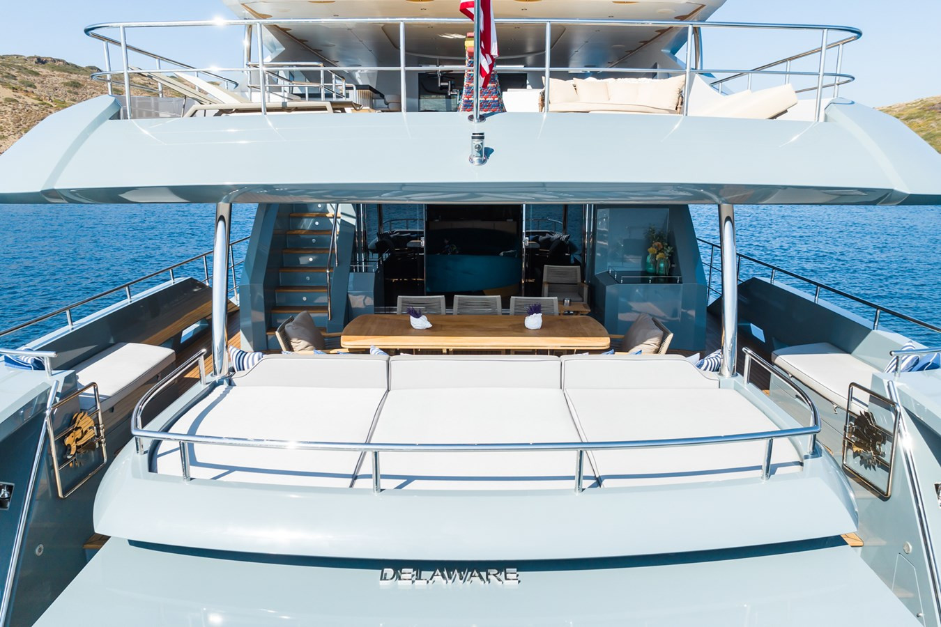 https://arconyachts.ams3.digitaloceanspaces.com/64492/conversions/large_4006166-optimize.jpg