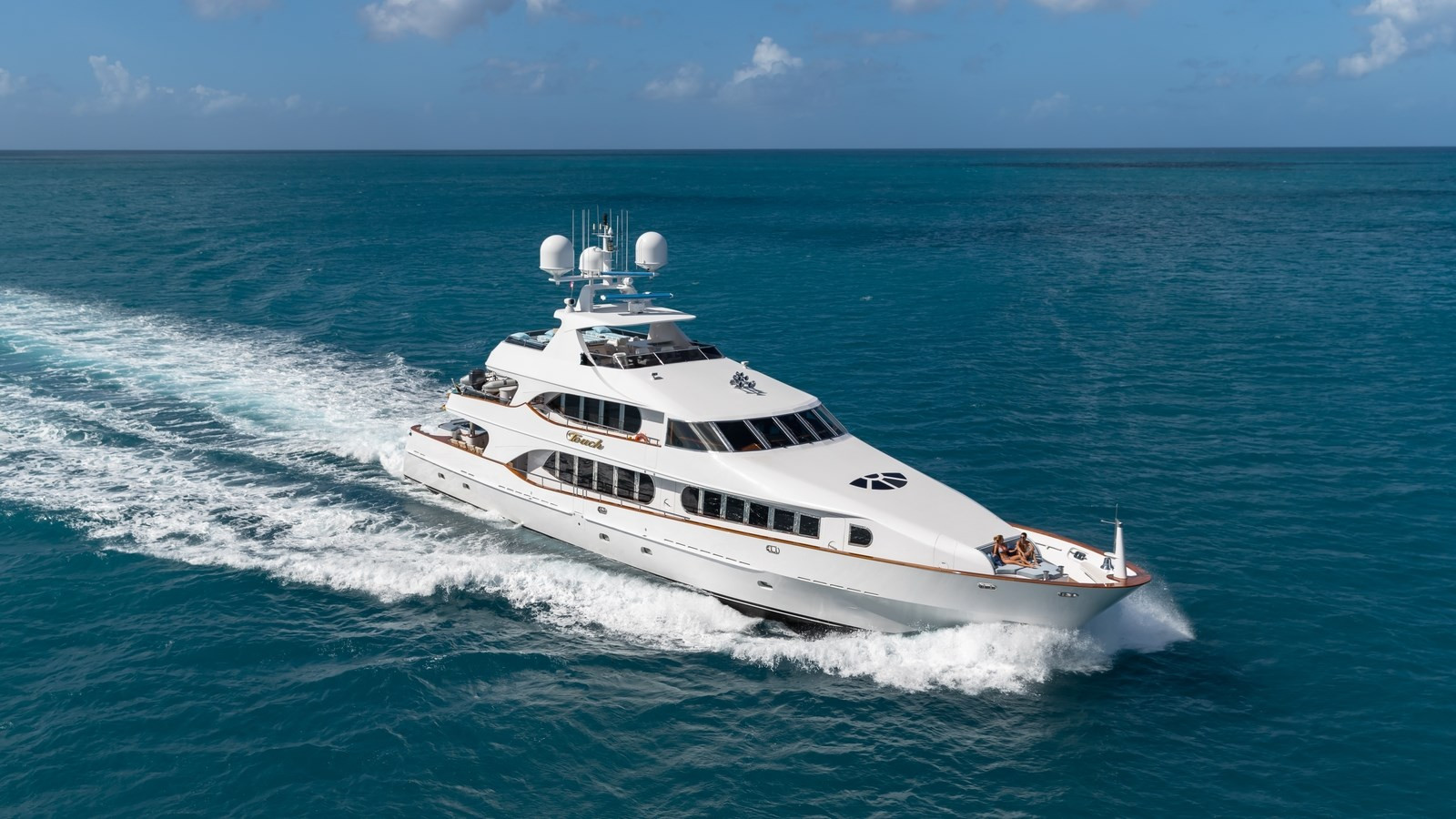 https://arconyachts.ams3.digitaloceanspaces.com/64547/conversions/large_4397220-optimize.jpg