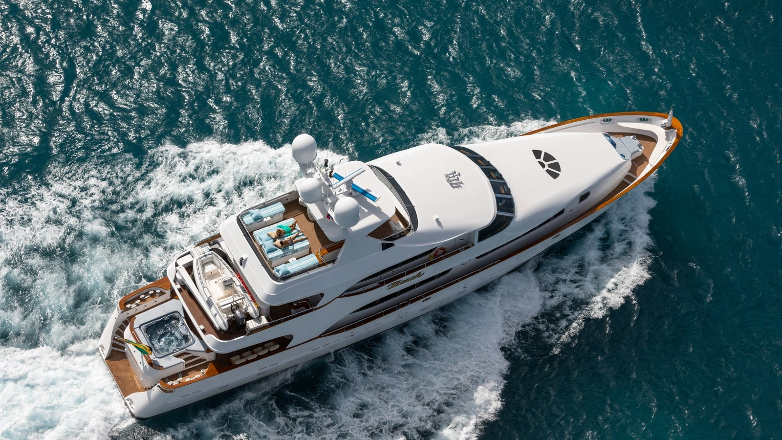 https://arconyachts.ams3.digitaloceanspaces.com/64553/conversions/large_4397222-optimize.jpg