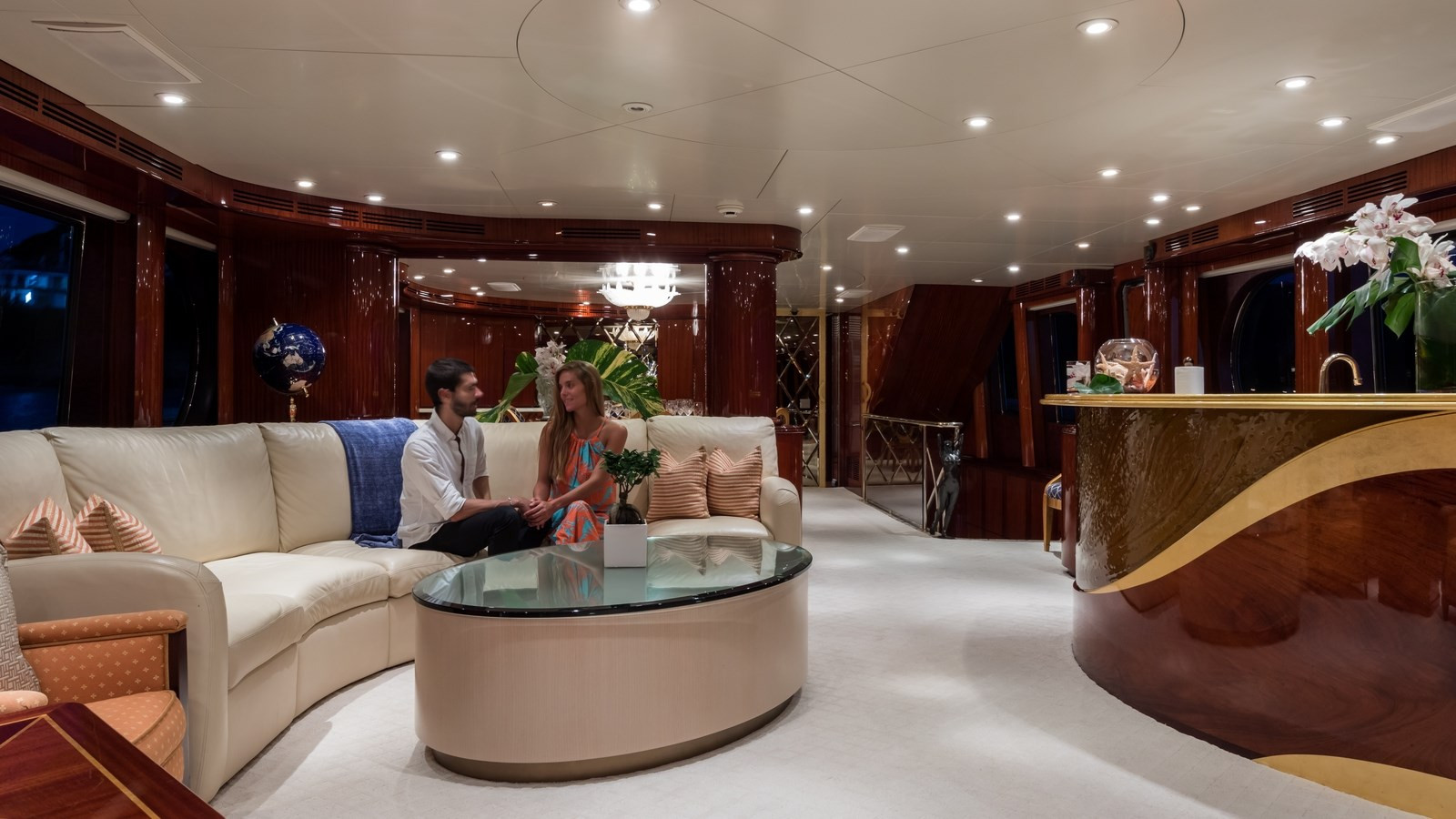 https://arconyachts.ams3.digitaloceanspaces.com/64568/conversions/large_4397227-optimize.jpg