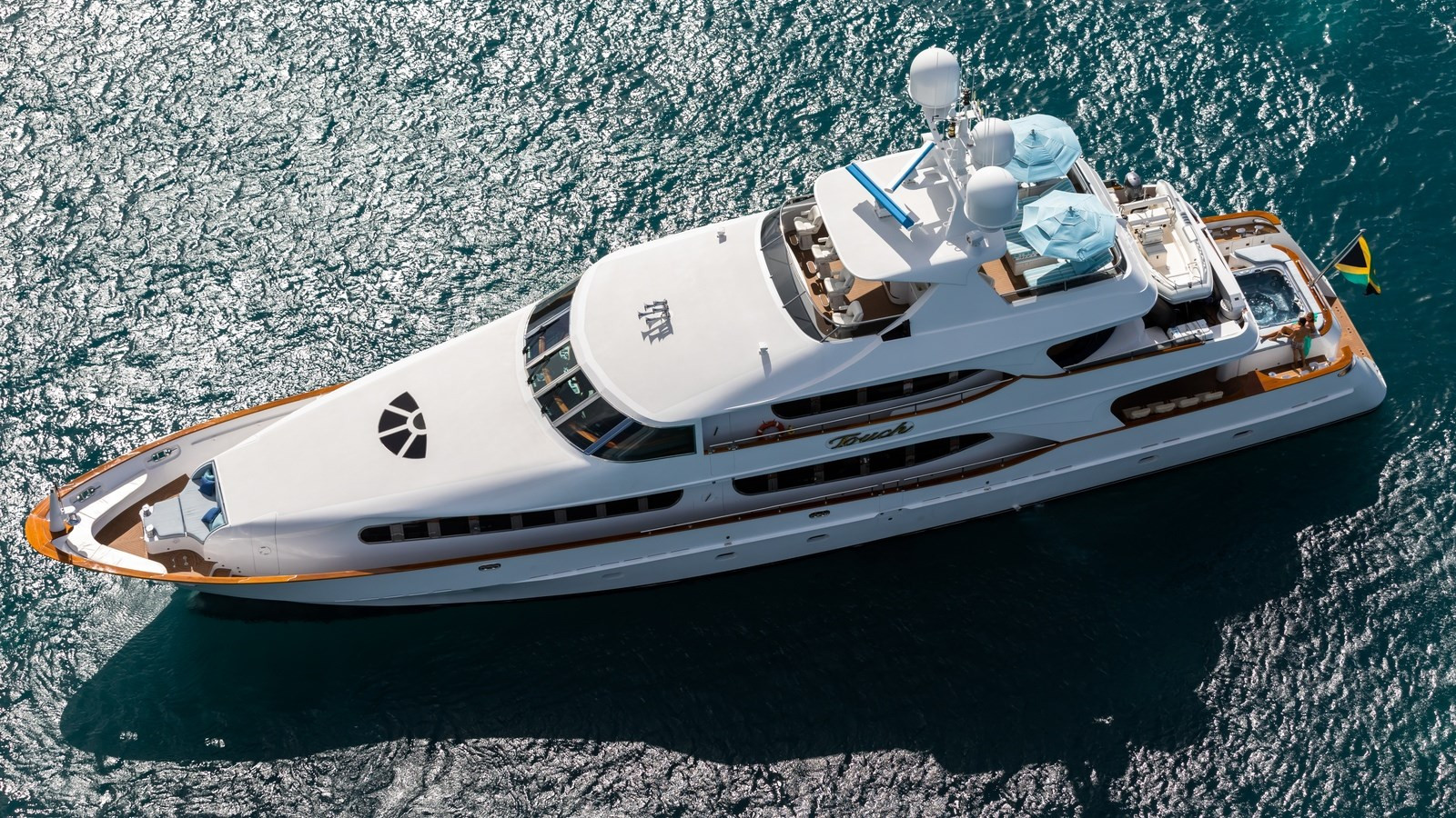 https://arconyachts.ams3.digitaloceanspaces.com/64638/conversions/large_4397251-optimize.jpg
