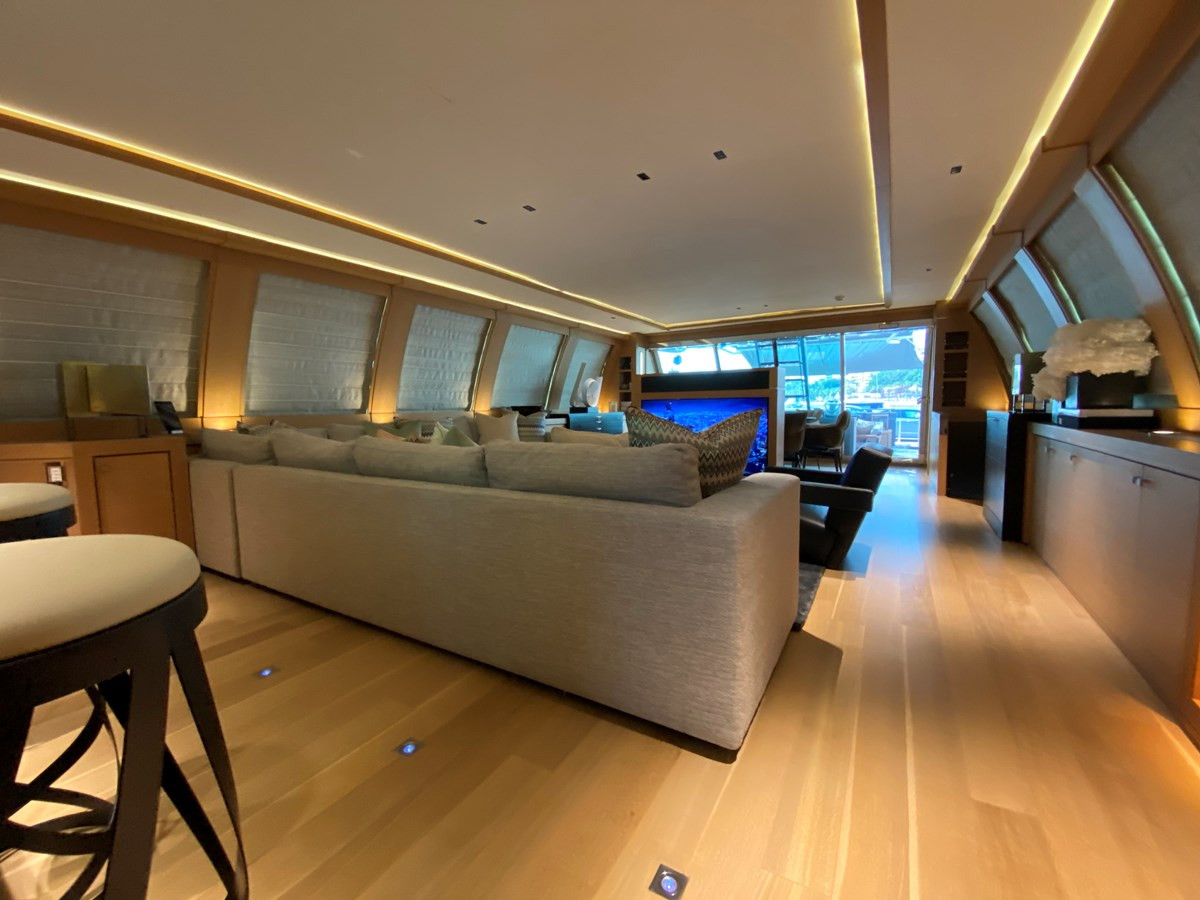 https://arconyachts.ams3.digitaloceanspaces.com/64640/conversions/large_4166789-optimize.jpg