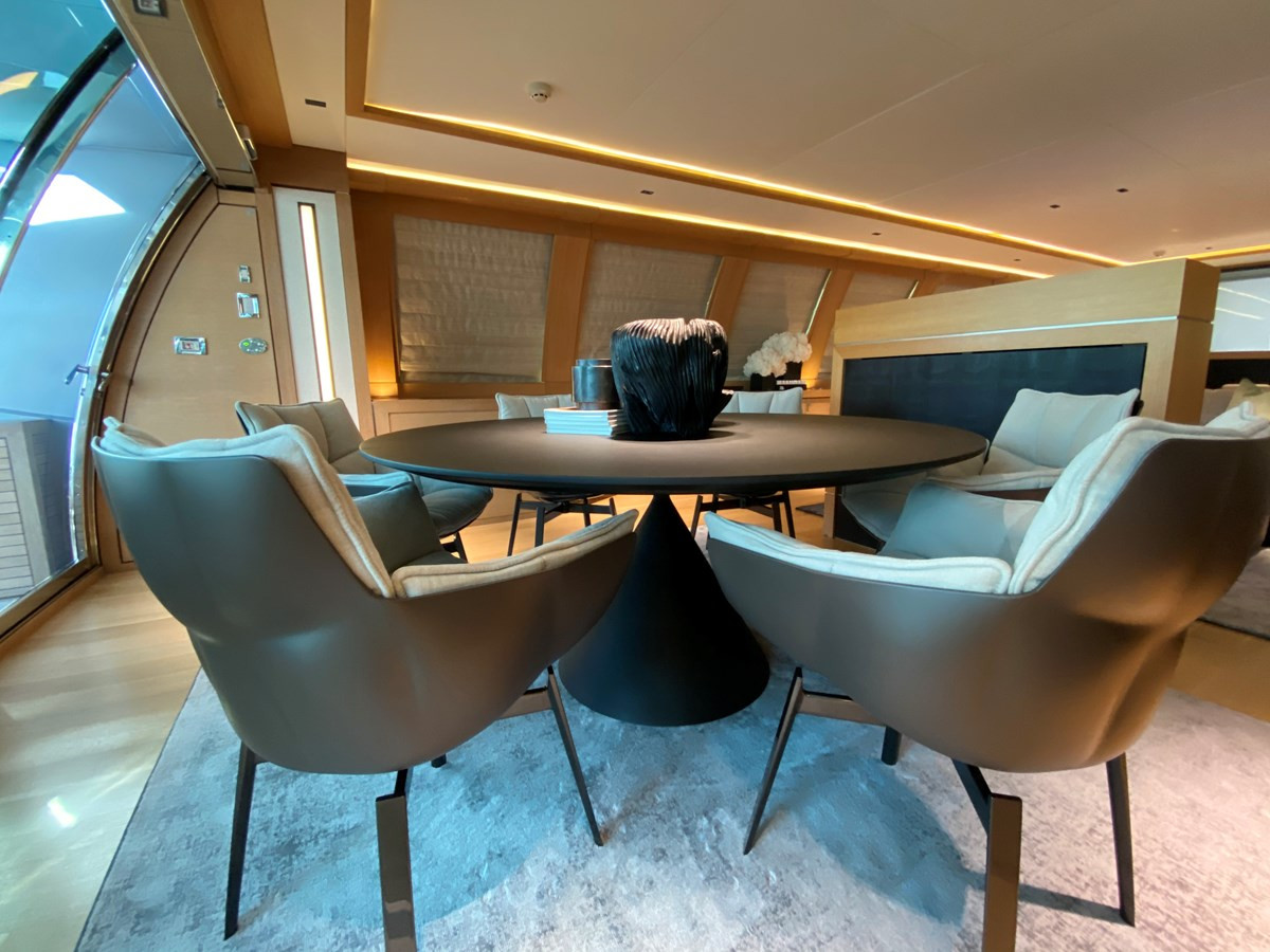 https://arconyachts.ams3.digitaloceanspaces.com/64646/conversions/large_4166791-optimize.jpg