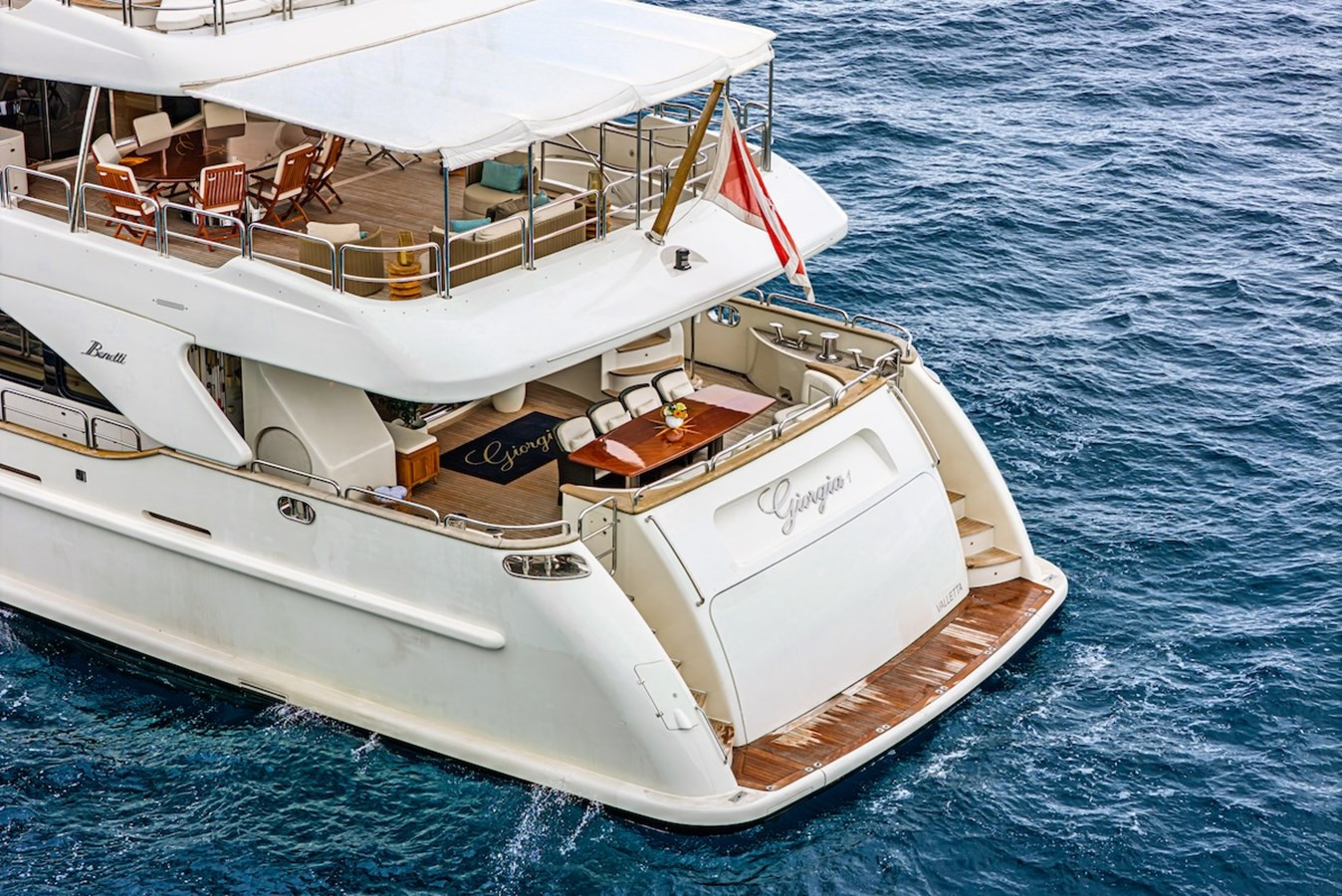 https://arconyachts.ams3.digitaloceanspaces.com/64761/conversions/large_4710119-optimize.jpg