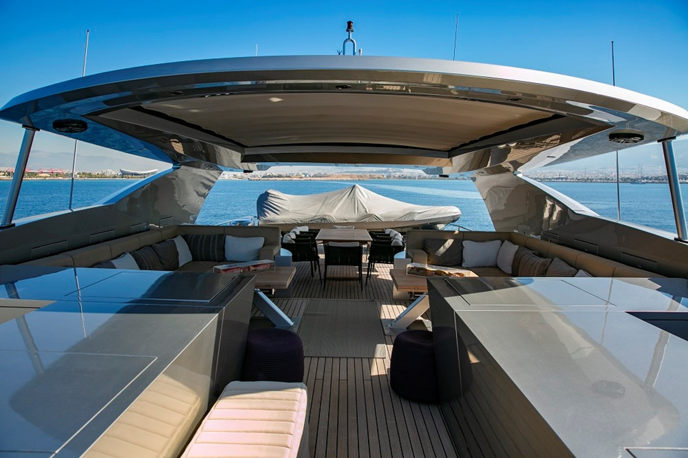 https://arconyachts.ams3.digitaloceanspaces.com/64783/conversions/large_4557035-optimize.jpg
