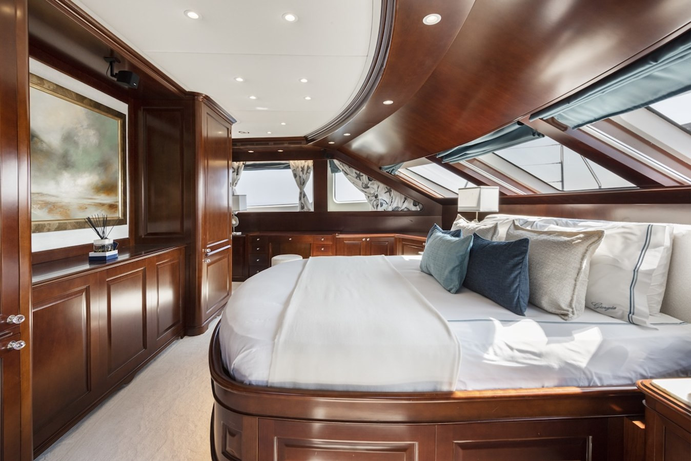 https://arconyachts.ams3.digitaloceanspaces.com/64788/conversions/large_4710129-optimize.jpg