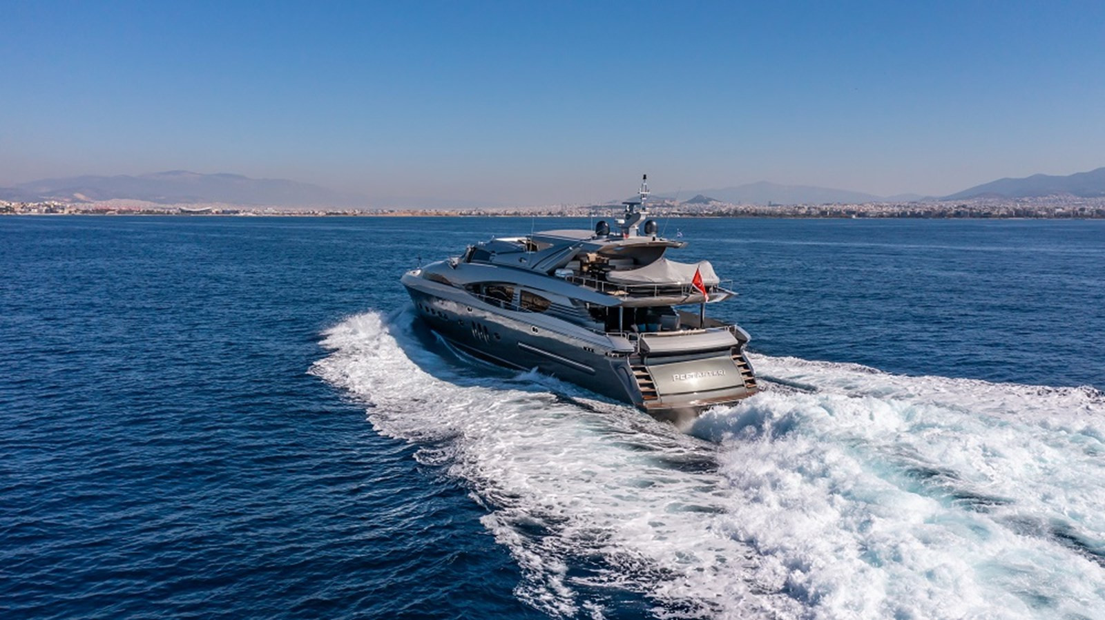 https://arconyachts.ams3.digitaloceanspaces.com/64820/conversions/large_4557050-optimize.jpg