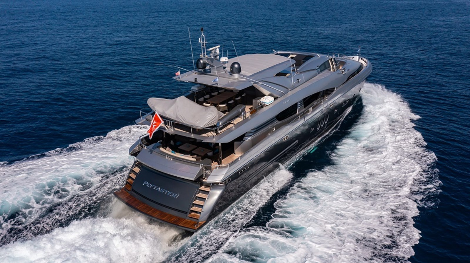 https://arconyachts.ams3.digitaloceanspaces.com/64821/conversions/large_4557051-optimize.jpg