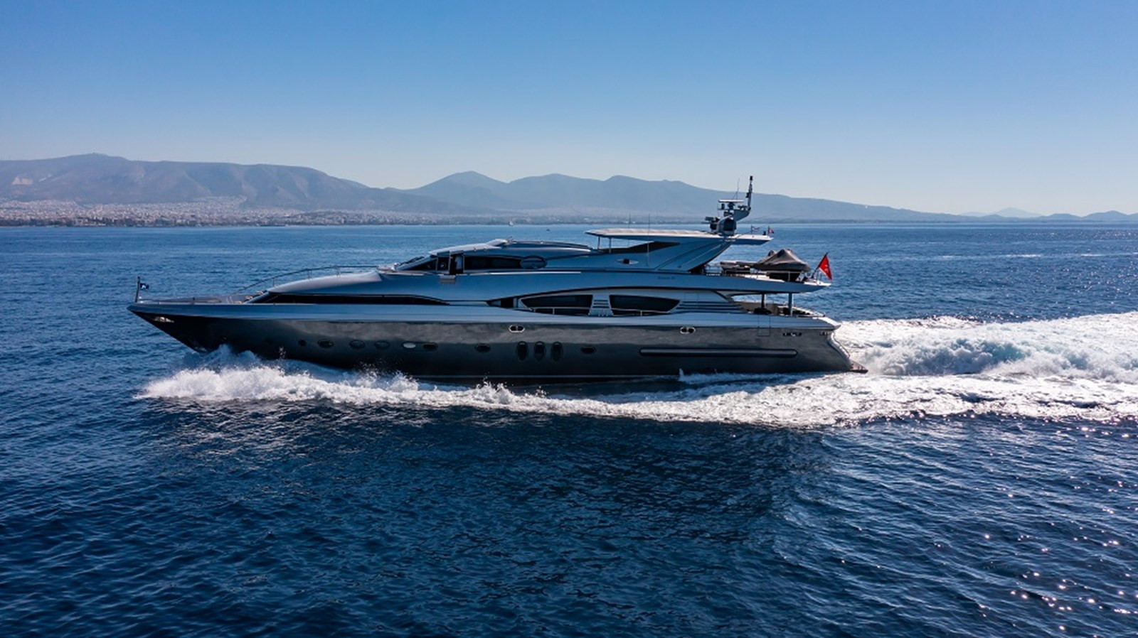 https://arconyachts.ams3.digitaloceanspaces.com/64823/conversions/large_4557052-optimize.jpg