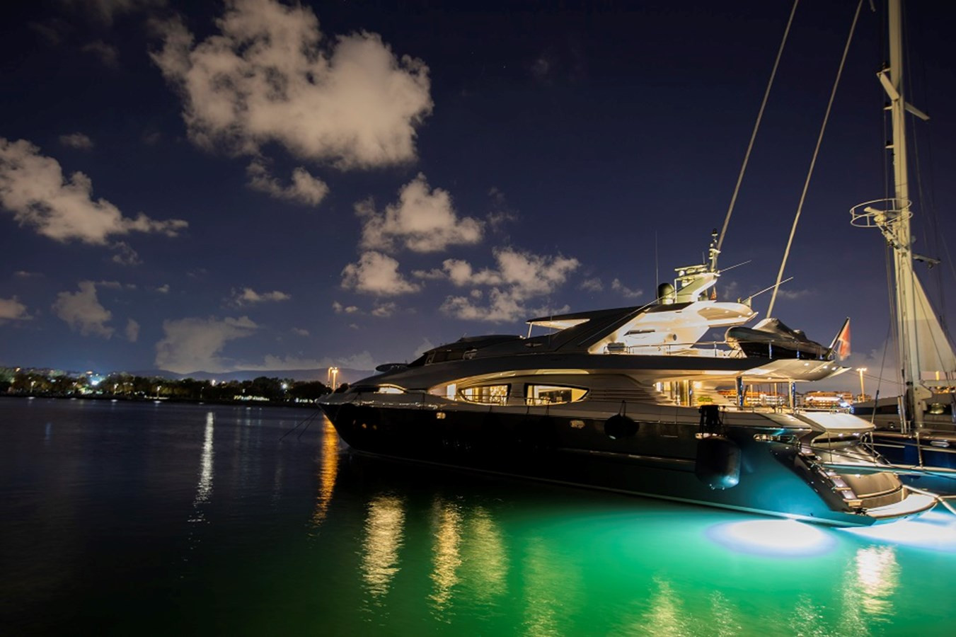 https://arconyachts.ams3.digitaloceanspaces.com/64835/conversions/large_4557056-optimize.jpg